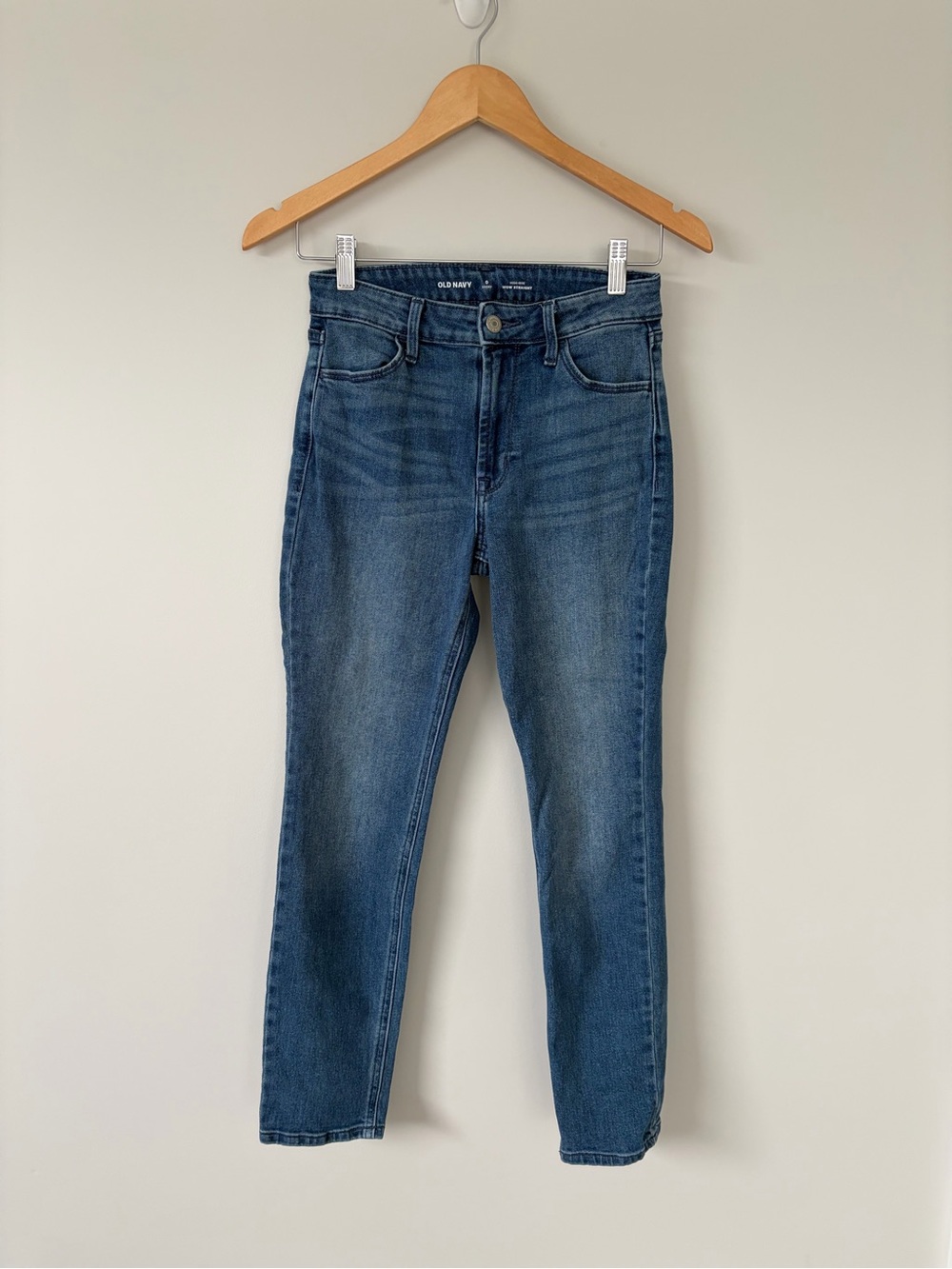Old Navy Women’s High Rise Wow Straight Jeans
